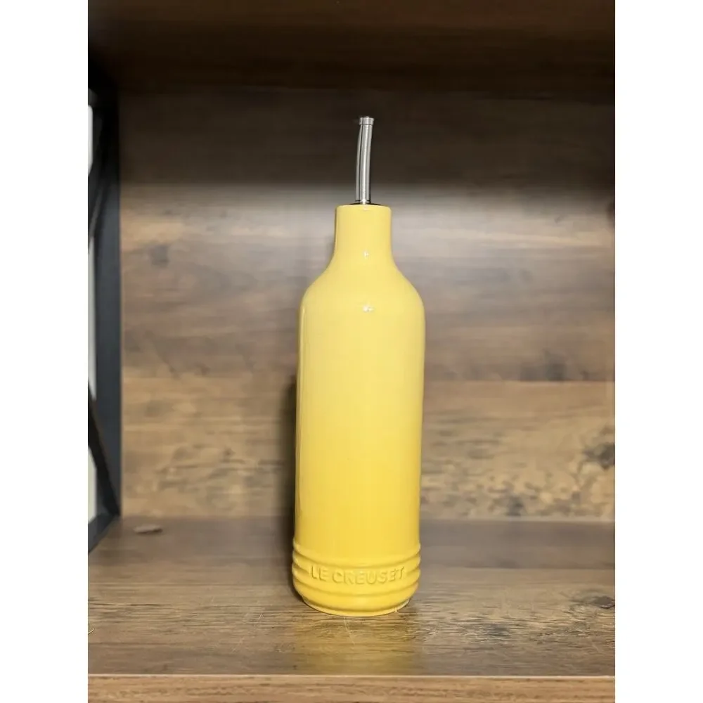 Le Creuset Signature Oil Cruet 600ml / 20oz ~ Camomille & 2 Soleil Pinch Bowls